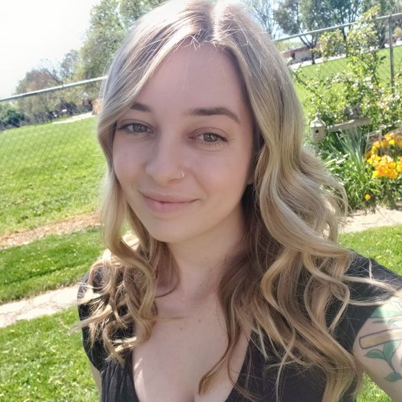 Meet your Posher, Keila - Picture 1 of 1